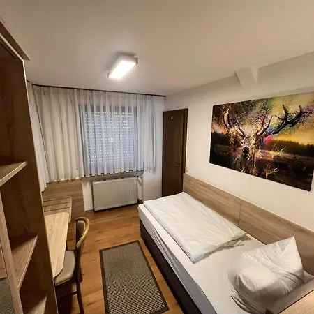 Annas Gaestehaus Szálloda 3*