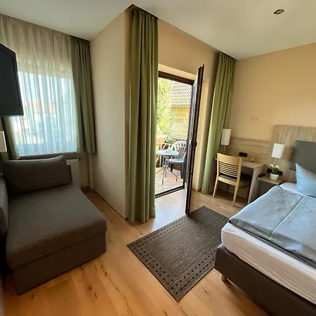 Szálloda Annas Gaestehaus 3*