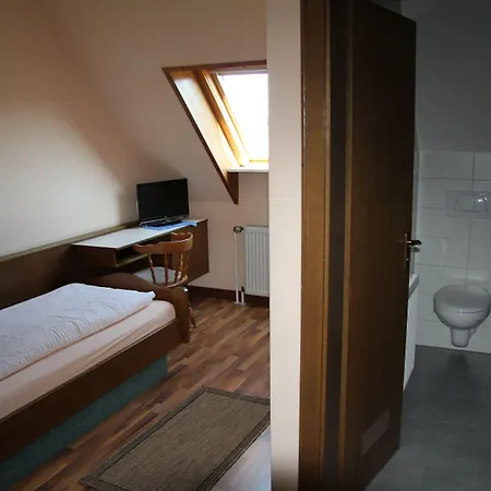 فندق Annas Gaestehaus 3*