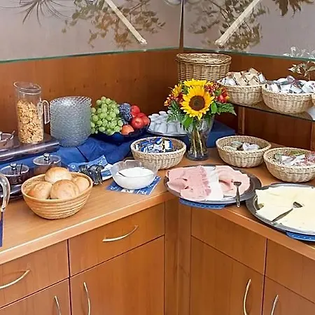 Annas Gaestehaus 3*