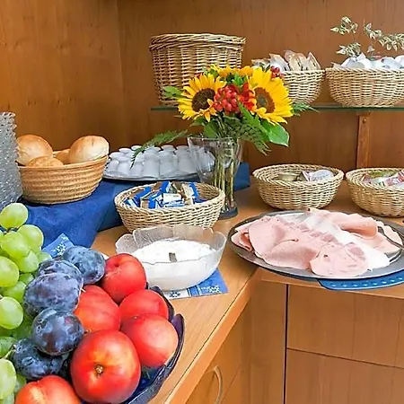 Hotel Annas Gaestehaus 3*