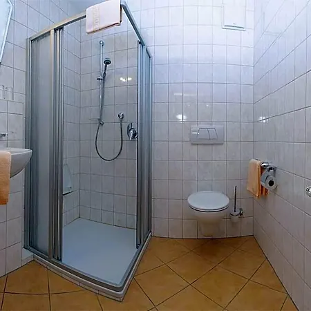 Annas Gaestehaus Hotel 3*