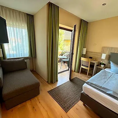 Hotel Annas Gaestehaus 3*