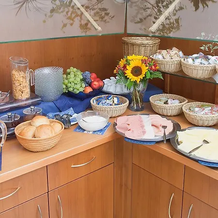 Annas Gaestehaus Hotel 3*