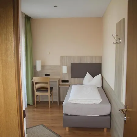 Hotel Annas Gaestehaus 3*