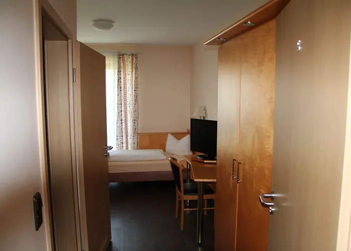 Hotel Annas Gaestehaus 3*