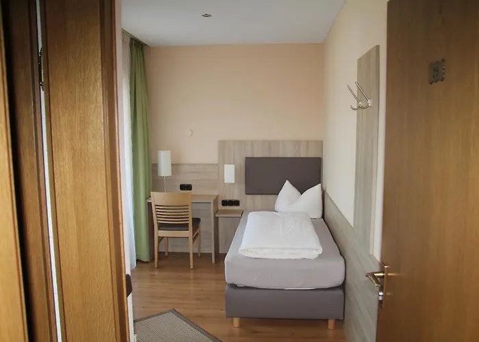 Hotel Annas Gaestehaus 3*